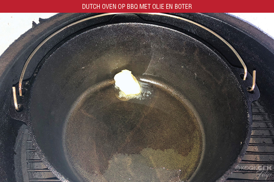 7-dutch-oven-op-bbq-met-olie-en-boter