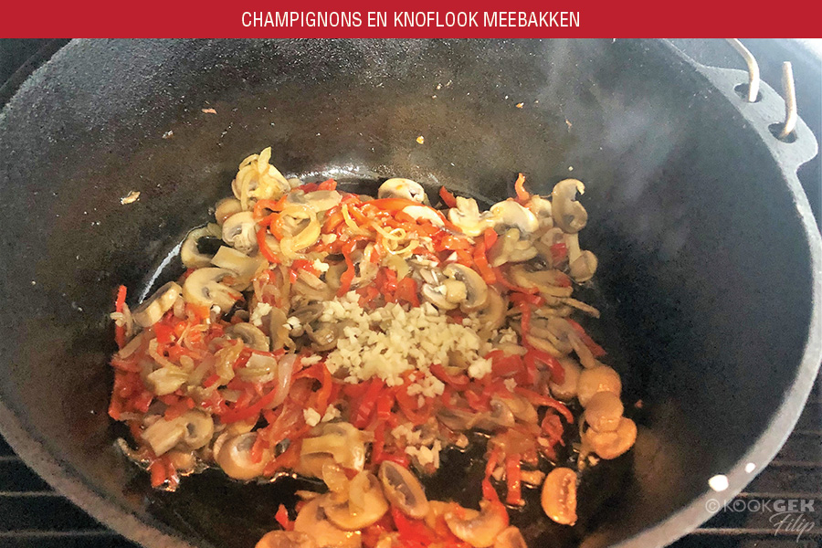 9-champignons-en-knoflook-meebakken